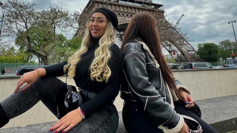 Naya Fácil y su hermana en la Torre Eiffel - Instagram @nayafacil_official