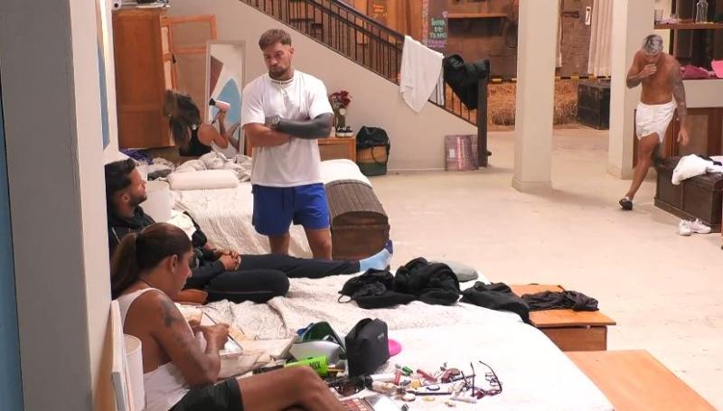 Luis hablando con Fabio