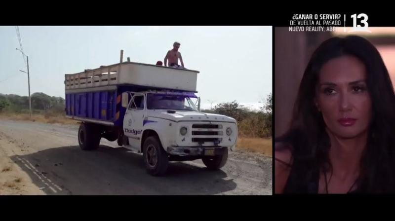 Pamela Díaz viendo Tierra Brava "La Película"