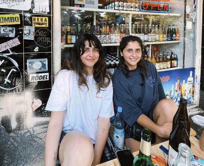 Las gemelas de 'Papi Ricky' de Canal 13, Josefina y Colomba Dumay