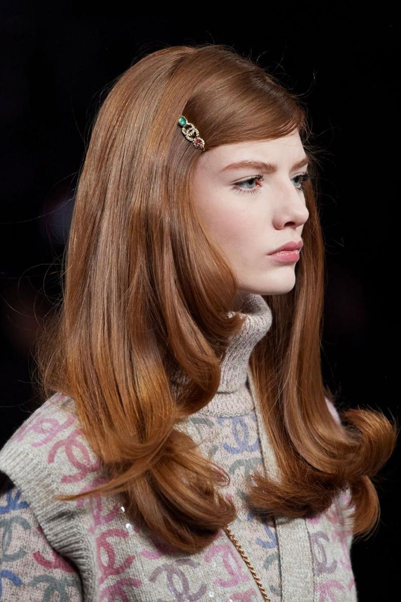 Peinados para ir a trabajar - LAUNCHMETRICS SPOTLIGHT