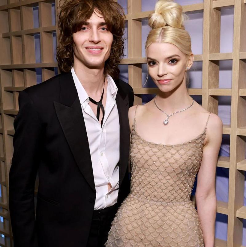 Anya Taylor-Joy y Malcolm McRae