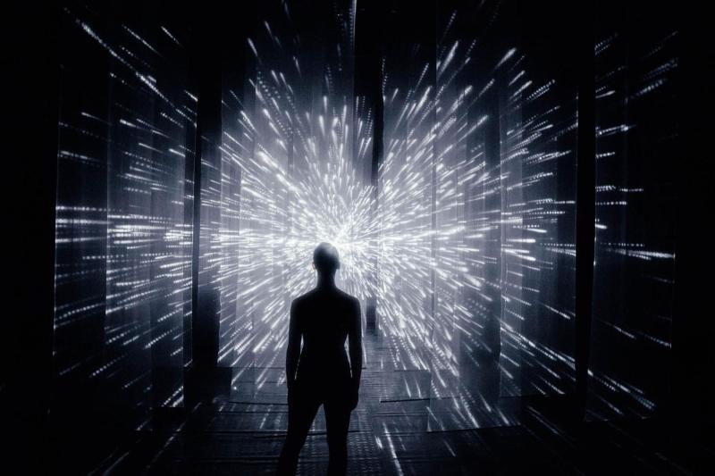 Llega al Municipal de Santiago “Void”, la experiencia sensorial que cruza arte lumínico, danza y música