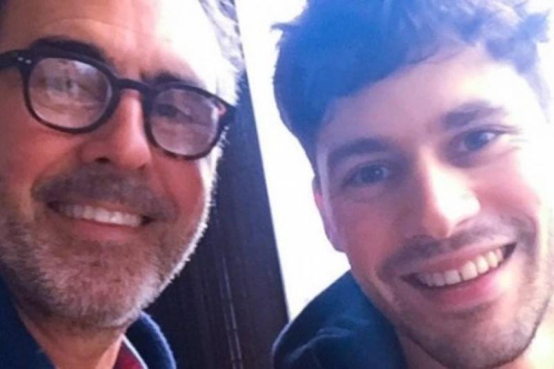 Cristián Campos junto a uno de sus hijos fruto de su matrimonio con Claudia di Girolamo, Pedro Campos.