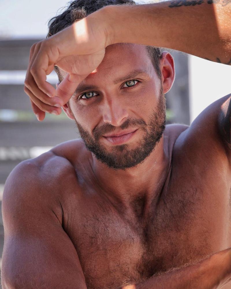 Christian Mujica - Instagram @christianmujicaa