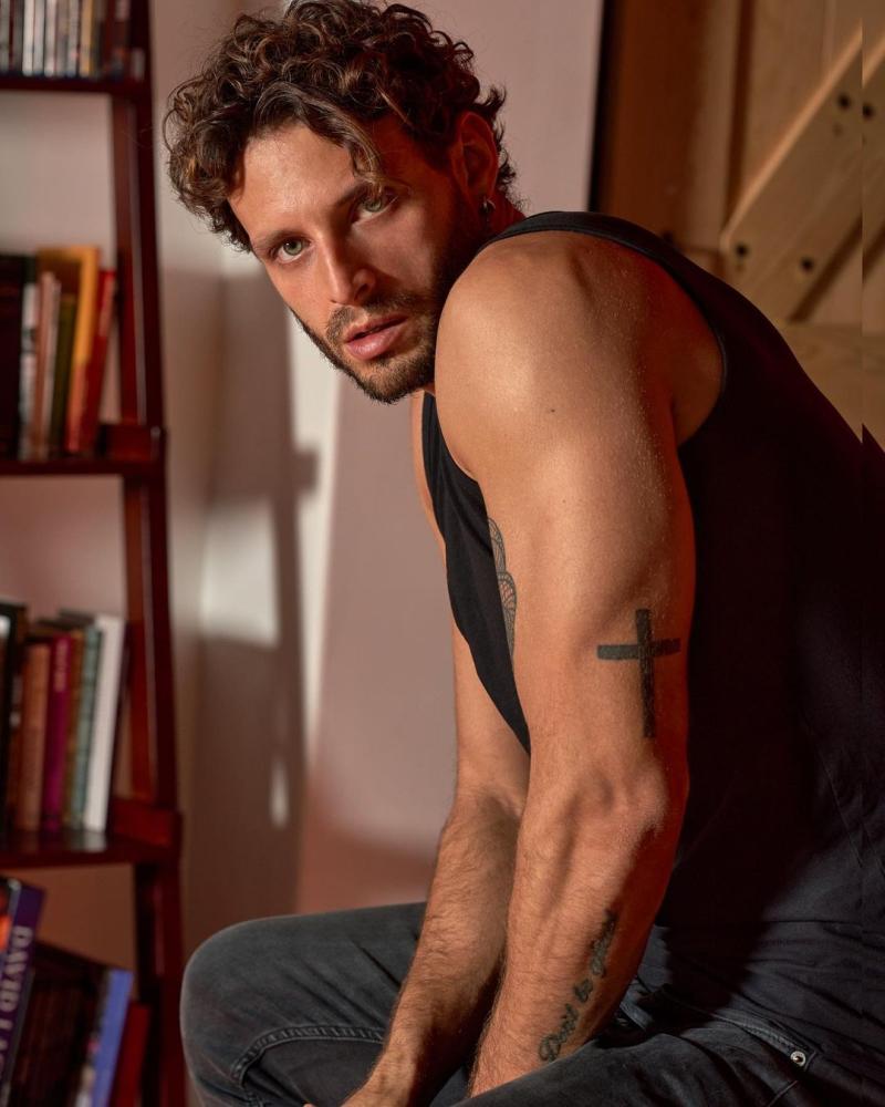 Christian Mujica - Instagram @christianmujicaa