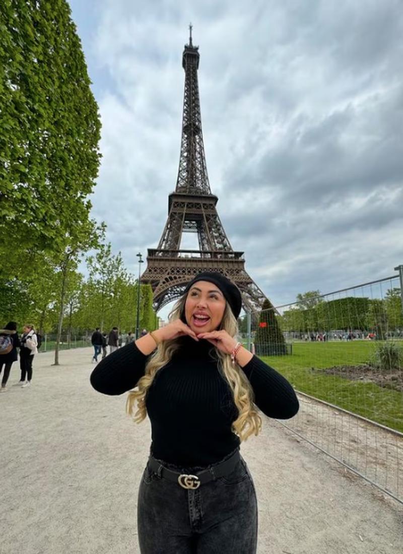 Naya Fácil en París - Instagram @nayafacil_official