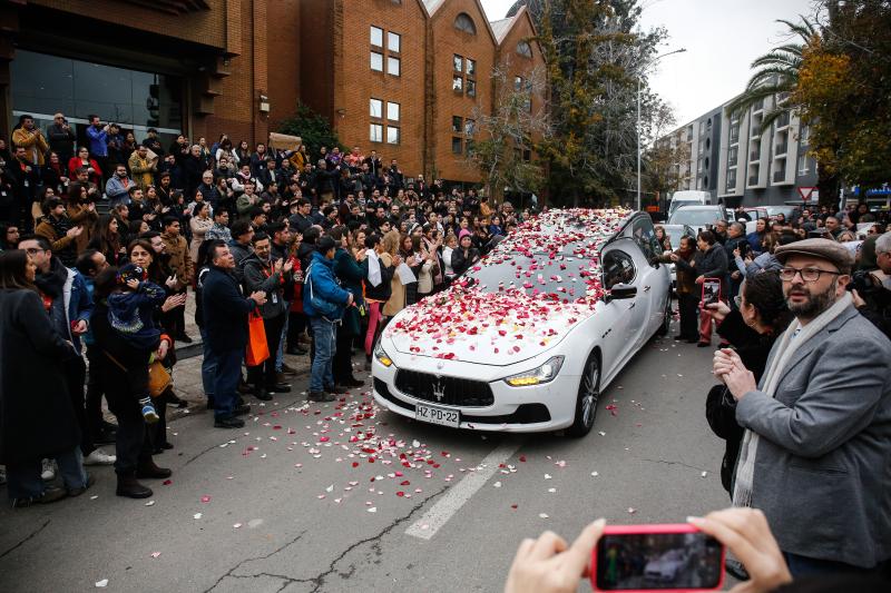 Carroza fúnebre de Claudio Iturra de Canal 13 - Agencia Uno