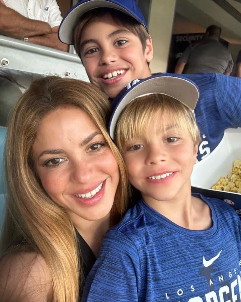 Shakira junto a sus hijos Sasha y Milan - Créditos: Instagram