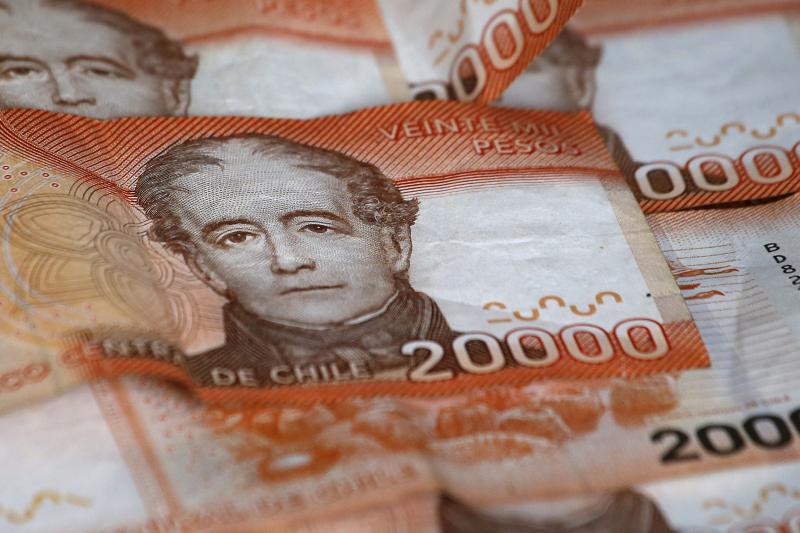 Actualmente el sueldo mínimo se encuentra en 460 mil pesos. Créditos: ATON