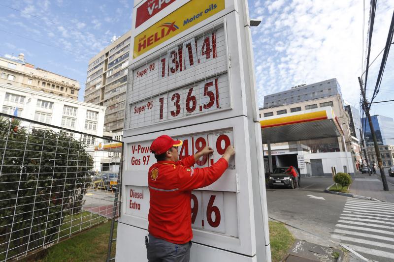 La bencina sube nuevamente - Créditos: Aton