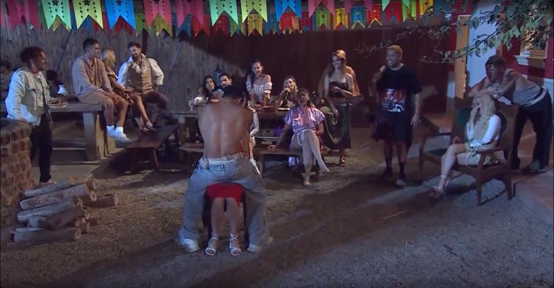 Austin baila a Daniela Colett en Ganar o Servir