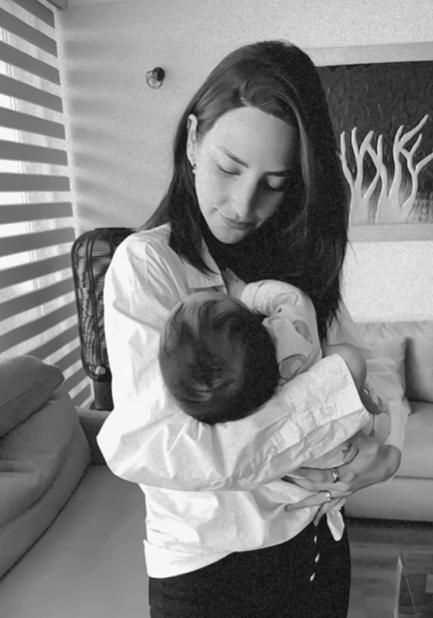 Daniela Castillo enterneció a todos con nuevos registros de su bebé.