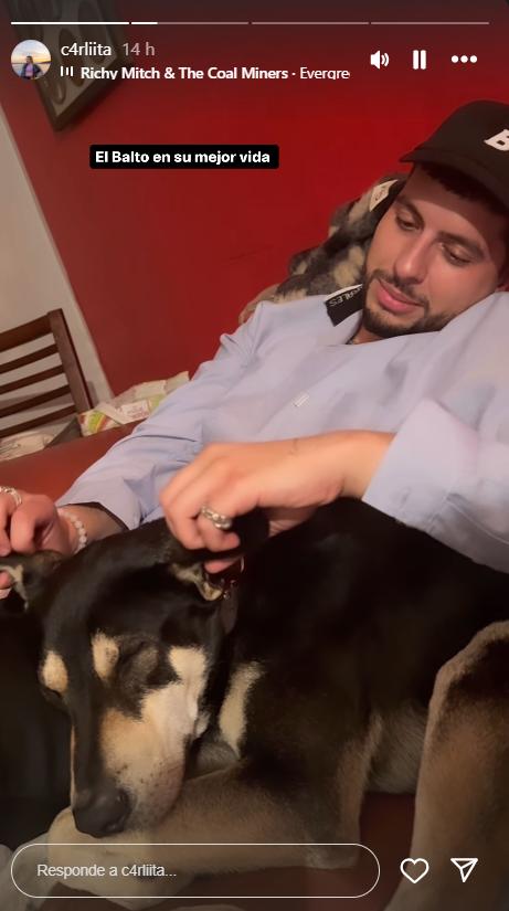 Matt Hunter junto a 'Carlita', influencer chilena - Créditos: Captura Instagram