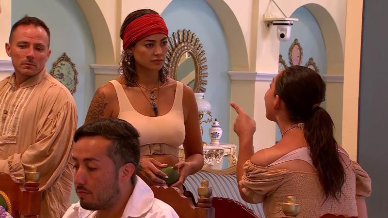 Mariela encara a Camila en Ganar o Servir