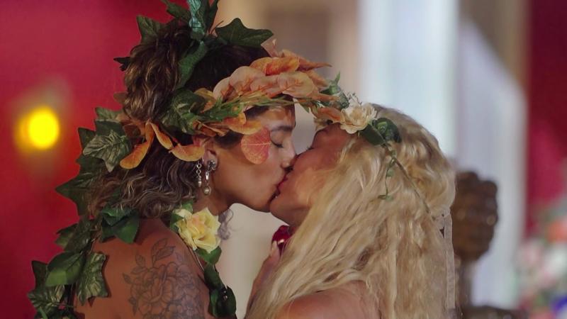 Camila Recabarren y Fran Maira se besan en actividad de Ganar o Servir