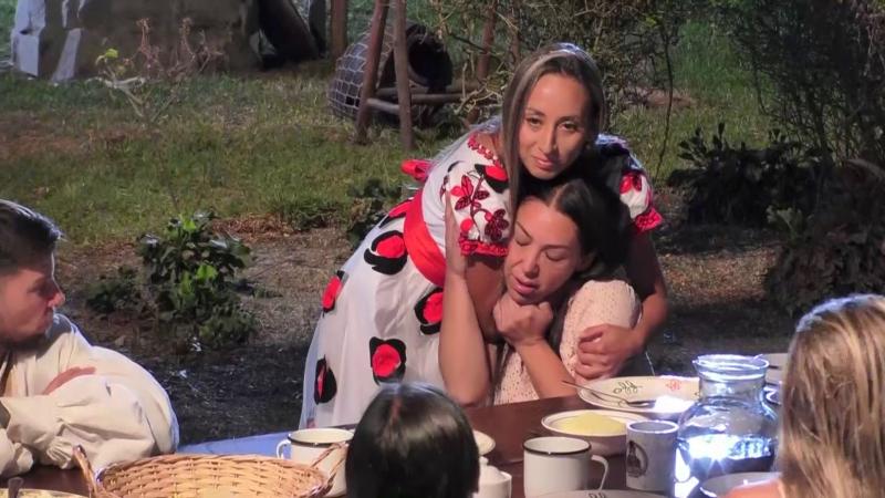 Cindy y Mariela se abrazan en Ganar o Servir