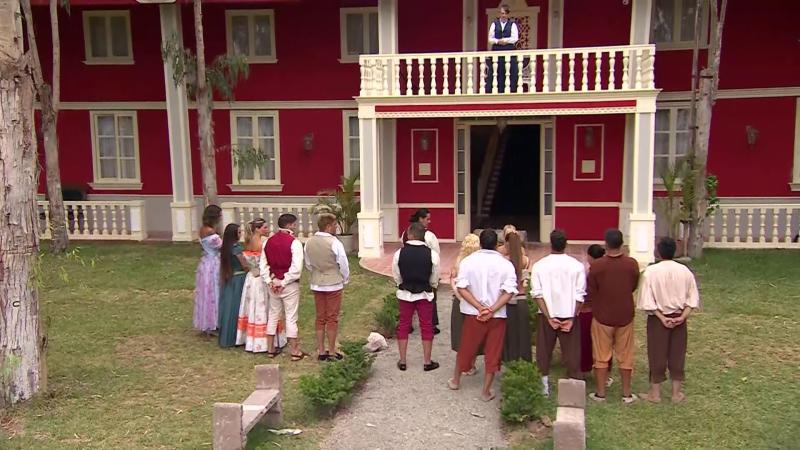 Amanda del Villar y los participantes de Ganar o Servir