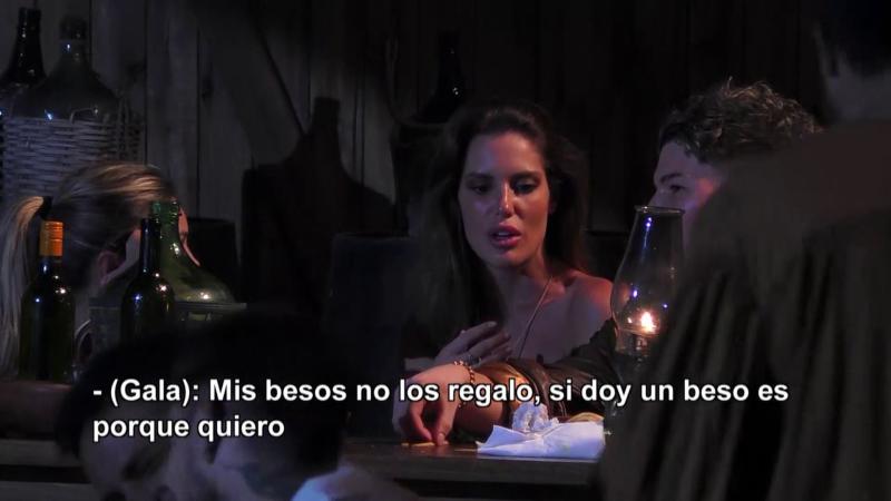 Gala visiblemente molesta