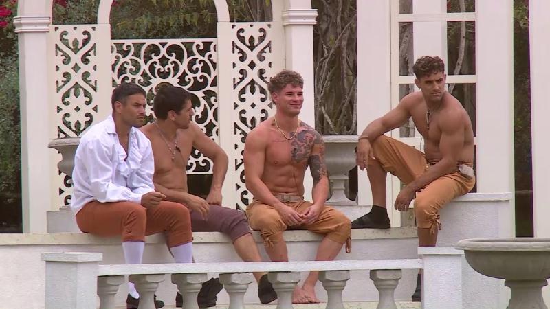 Hombres de la casona de Ganar o Servir