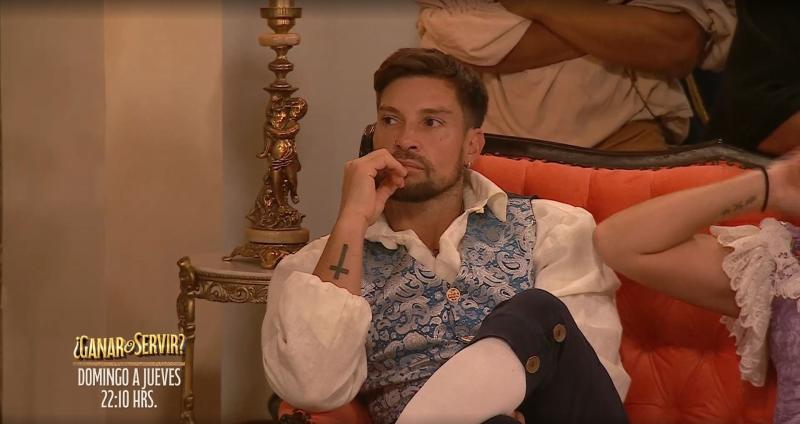 Luis Mateucci en Ganar o Servir viendo cómo ingresa Fabio