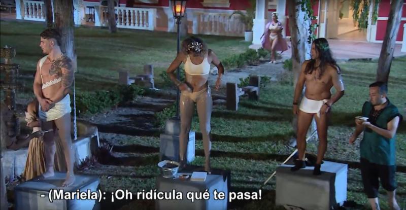 Camila Recabarren le tira arcilla a Mariela Sotomayor en Ganar o Servir