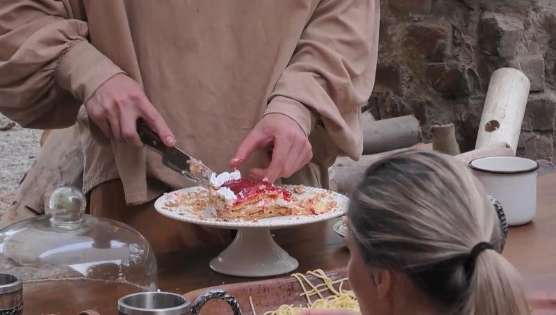 Finalmente llegó un poco de torta a los sirvientes de Ganar o Servir
