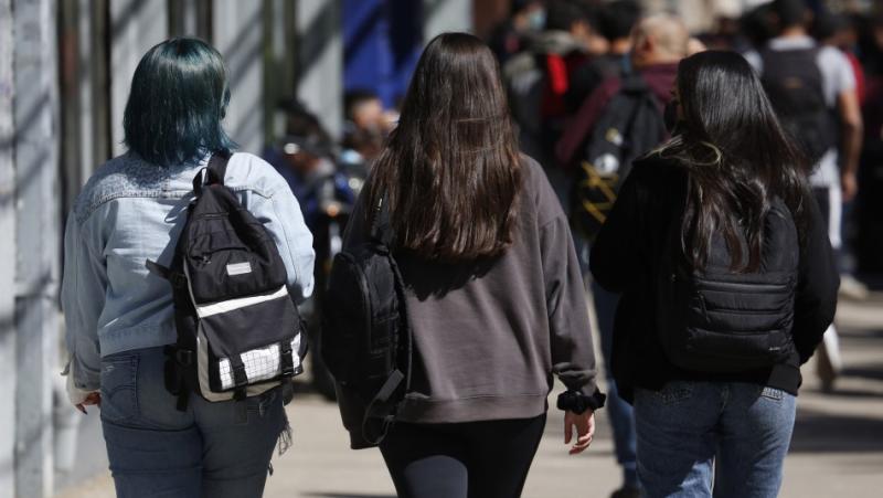 El Crédito con Aval del Estado (CAE) es una deuda estudiantil que las personas deben pagar una vez finalizado sus estudios.