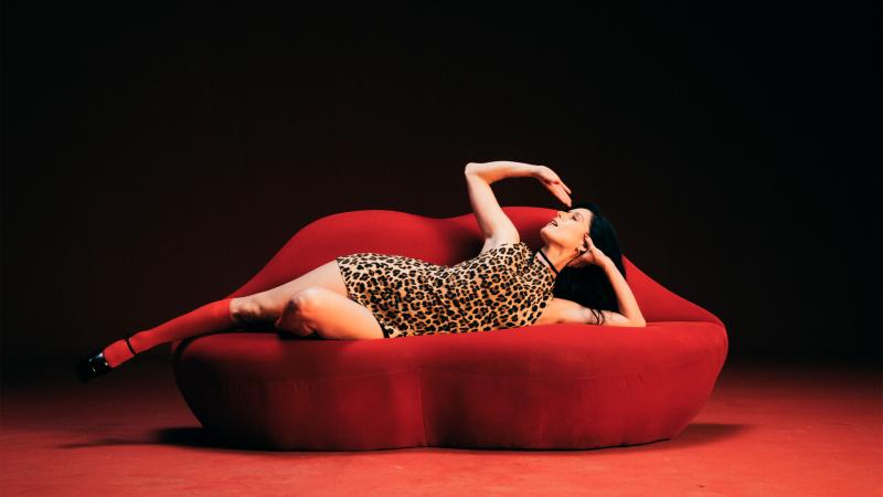 Rodeada de galanes: Francisca Valenzuela estrenó nuevo vídeo junto a hombres del espectáculo chileno. Créditos: Franchesca Ciudad