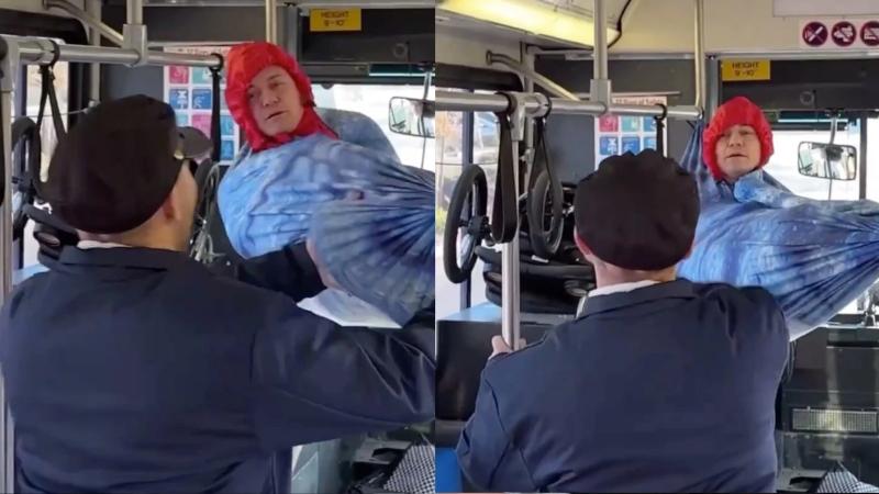 Hombre se colgó de una hamaca en un bus y alegó: "¿Dónde está el cartel de prohibido hamacas?"