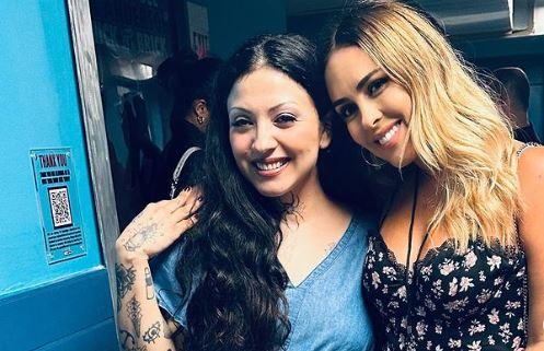 El emotivo reencuentro de Mon Laferte con ex chica Rojo en Miami