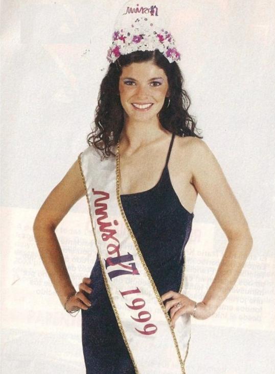 Verónica Roberts ganadora de Miss 17 del certamen 1999