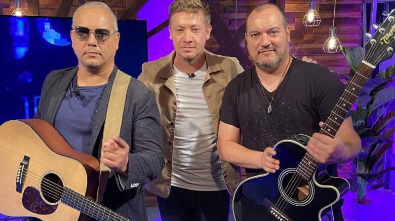 Guitarrista de Natalino denunció el robo de su vehículo mediante encerrona.