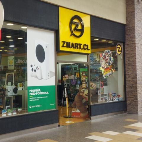 Fachada de una antigua tienda de Zmart
