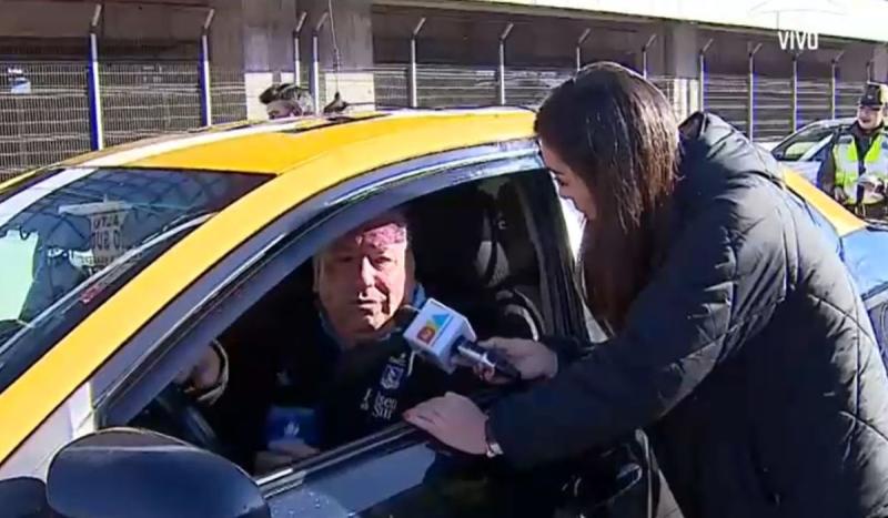 Polémica por taxistas en el Aeropuerto de Santiago