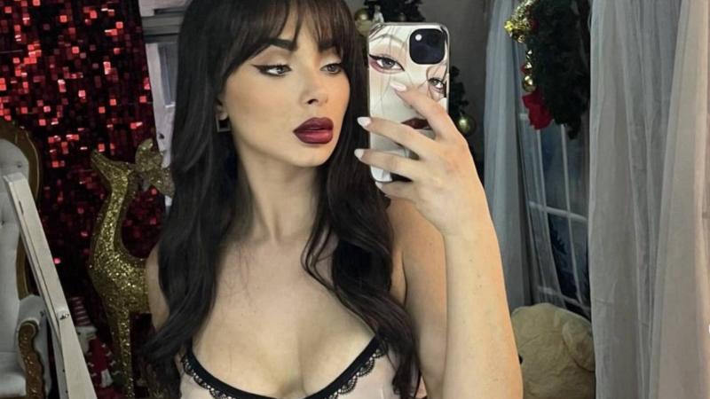 Así son los shows de Javiera Belén en el club "Diosas"