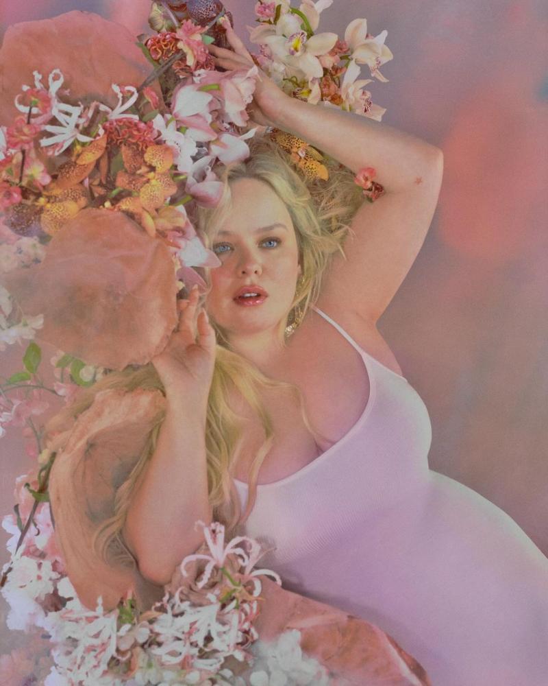 SKIMS - Instagram @skims