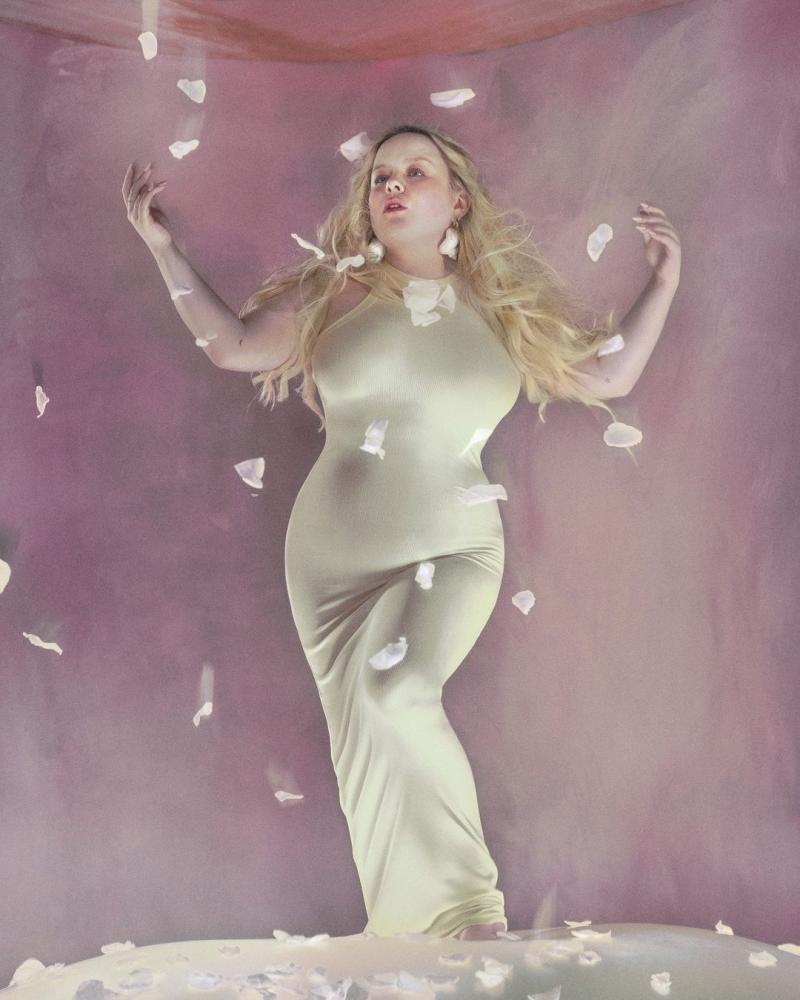 SKIMS - Instagram @skims