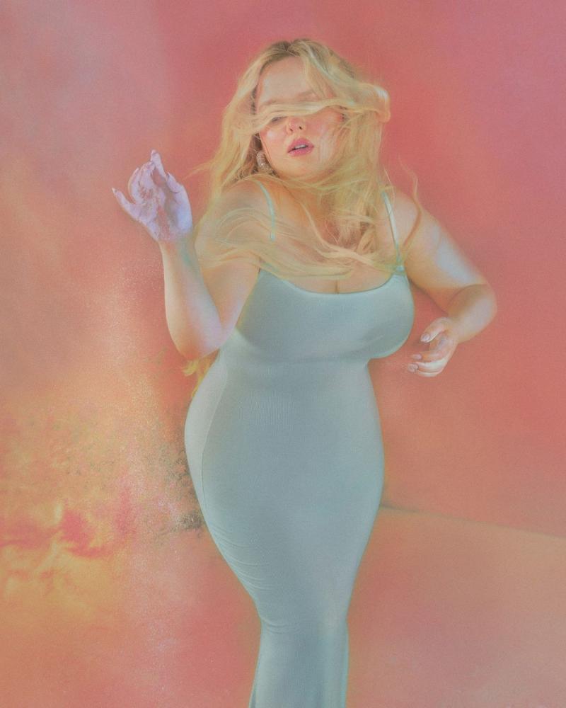 SKIMS - Instagram @skims