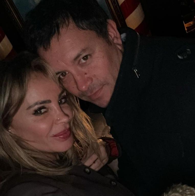 Eva Gómez se mostró de lo más cercana con misterioso galán.