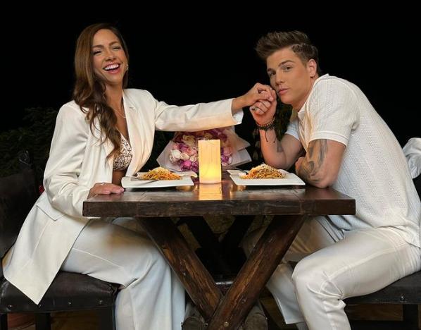 Pops encontró el amor en joven modelo uruguayo.