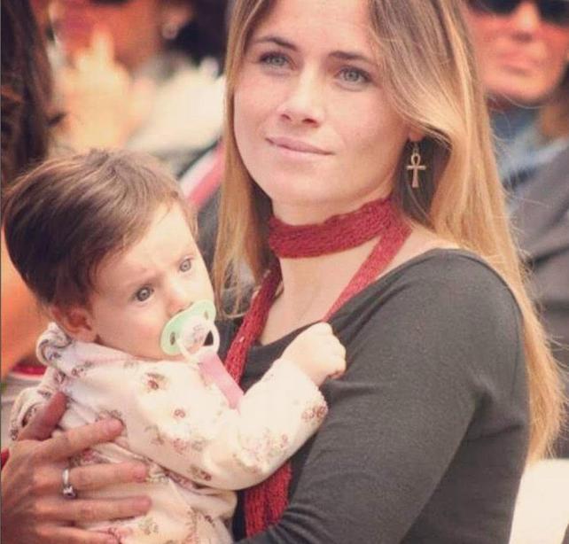 Imagen de antaño de Amaya Forch junto a su hija Julieta.