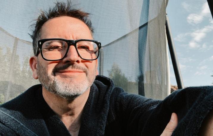 Animador Eduardo Fuentes se habría sometido a procedimiento estético.