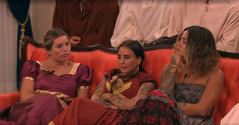 Faloon, Blue Mary y Camila Recabarren en Ganar o Servir