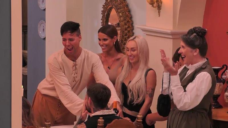 Agasajo de los sirvientes a los señores en Ganar o Servir