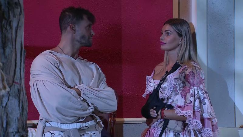 Fabio coquetea con Faloon en Ganar o Servir