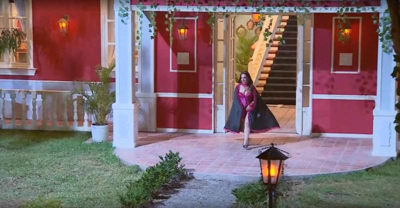 Mariela Sotoayor desfila en lencería en Ganar o Servir