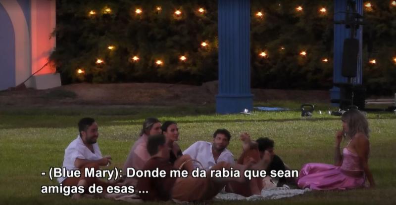 Blue Mary indignada en Ganar o Servir