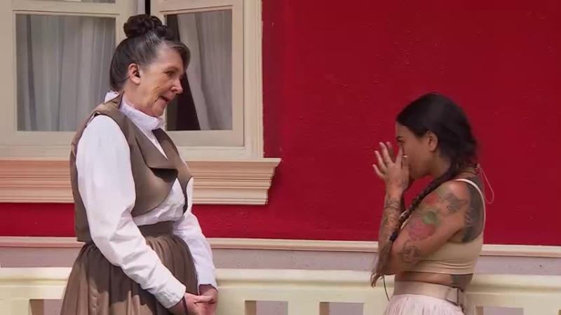 Blue Mary junto a Amanda.