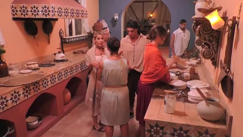 Oriana hablando con Facundo.